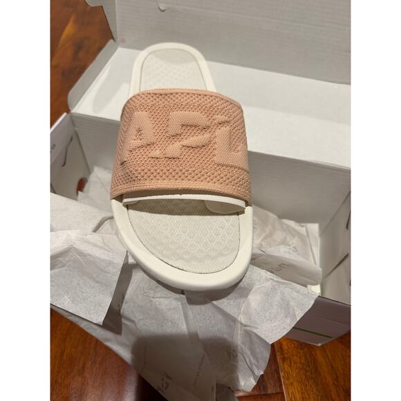 Sandals_&_Flip_Flops